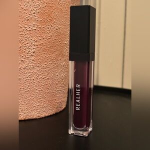 REALHER Long Lasting Lipgloss in Confident